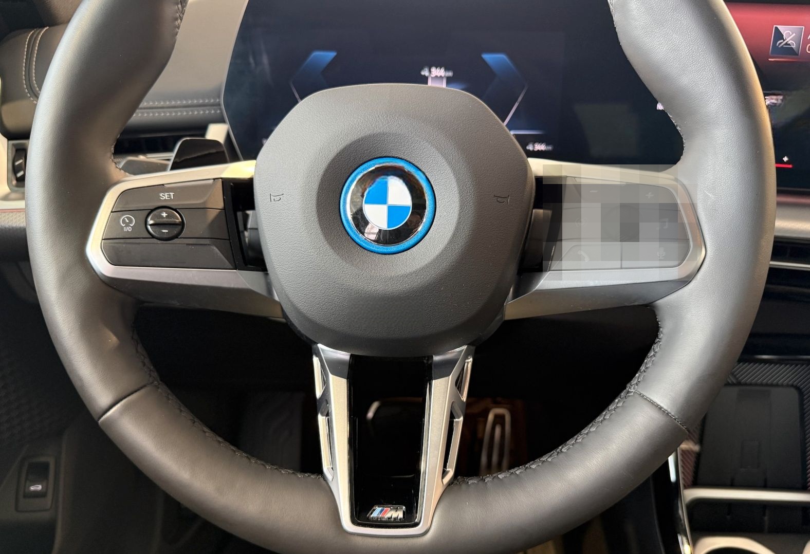 BMW iX1 30 xDr. M SPORT ACC+PANO+AHK+HARM+KOMF+AL foto 15