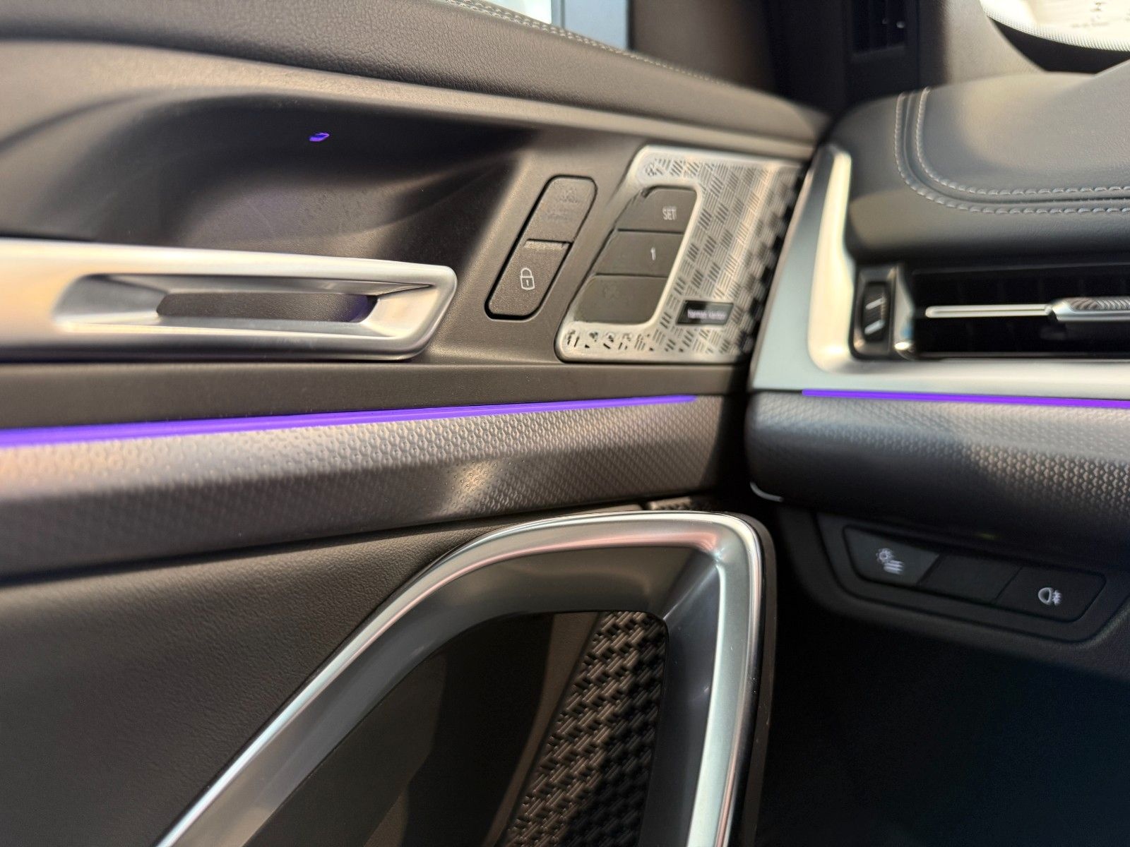 BMW iX1 30 xDr. M SPORT ACC+PANO+AHK+HARM+KOMF+AL foto 18