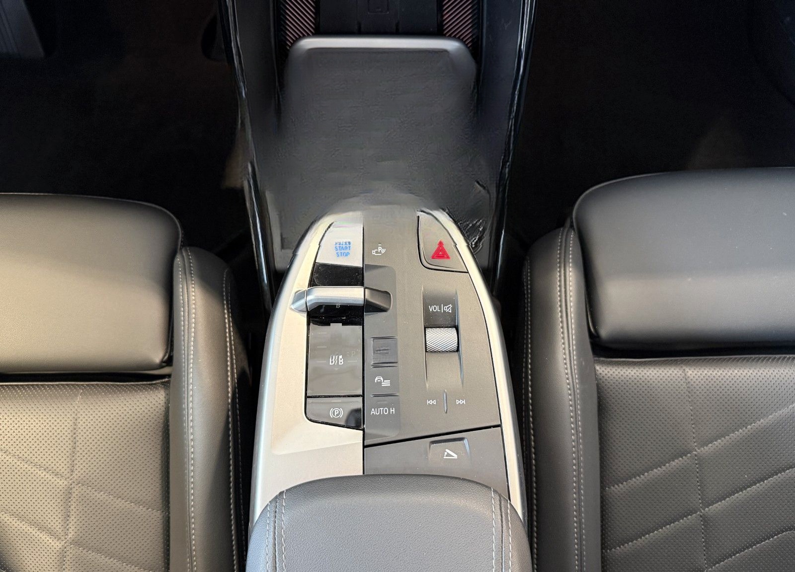 BMW iX1 30 xDr. M SPORT ACC+PANO+AHK+HARM+KOMF+AL foto 19