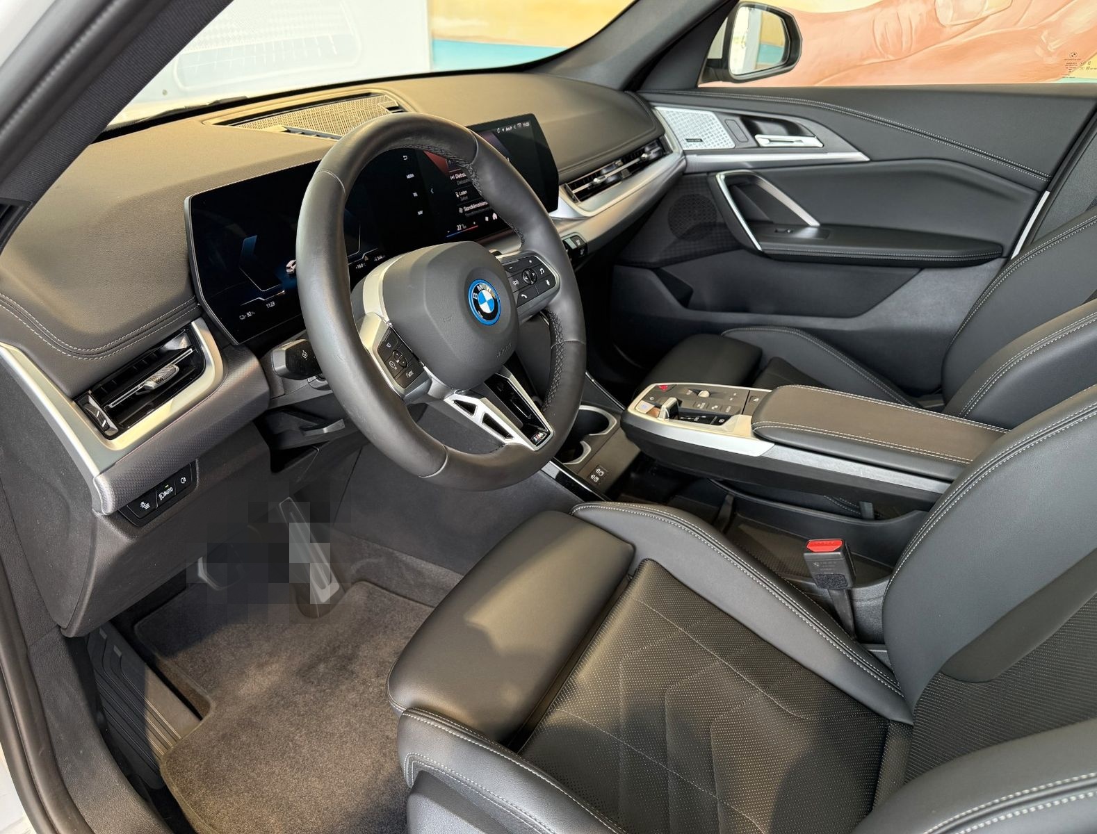 BMW iX1 30 xDr. M SPORT ACC+PANO+AHK+HARM+KOMF+AL foto 24