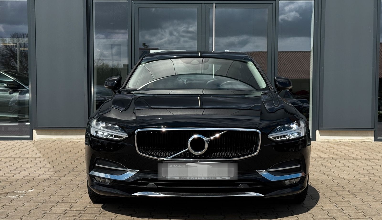 Volvo S 90 D4 DPF Momentum LED+Kamera+Navi+CarPlay+AHK foto 2