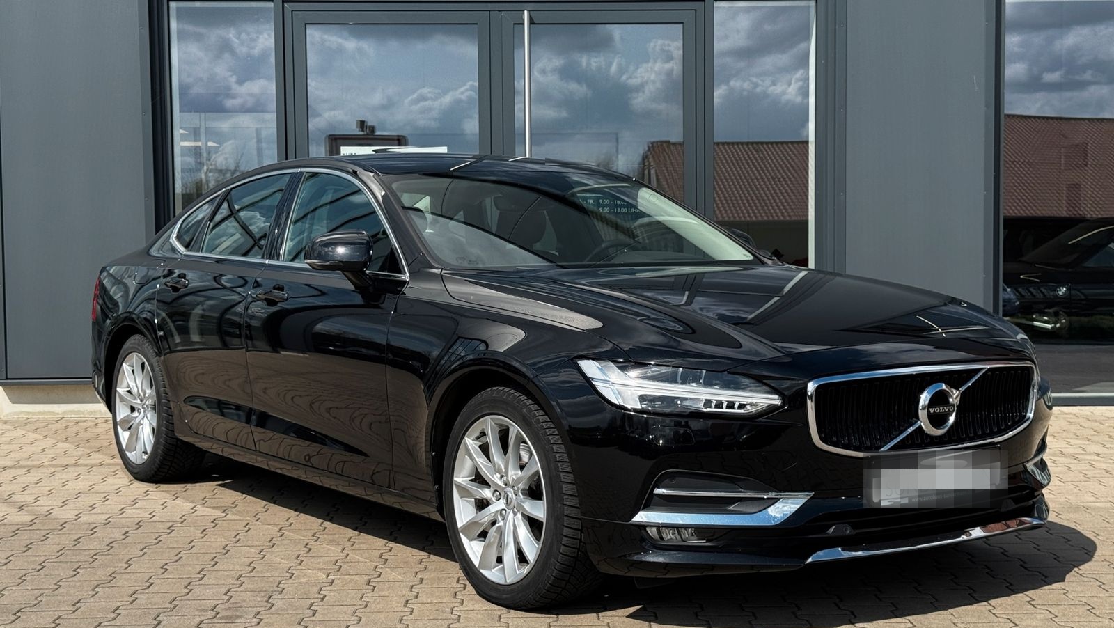 Volvo S 90 D4 DPF Momentum LED+Kamera+Navi+CarPlay+AHK foto 3