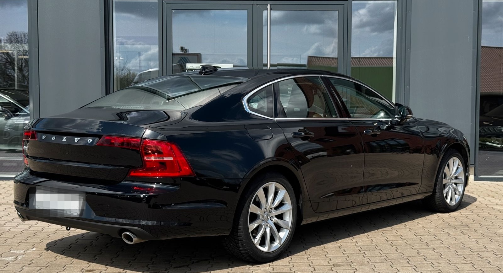 Volvo S 90 D4 DPF Momentum LED+Kamera+Navi+CarPlay+AHK foto 4