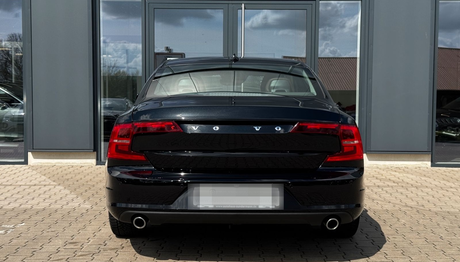 Volvo S 90 D4 DPF Momentum LED+Kamera+Navi+CarPlay+AHK foto 5