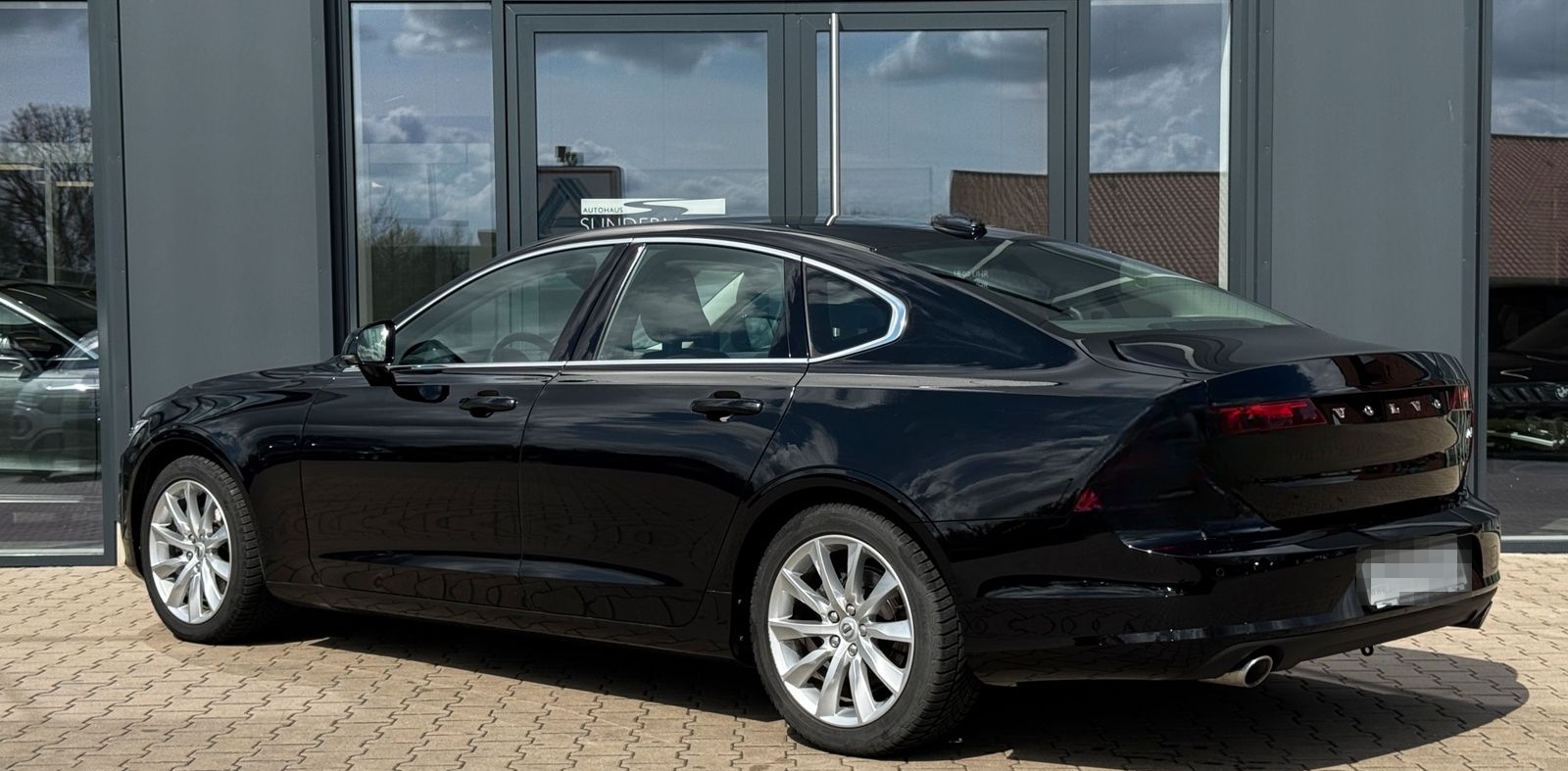 Volvo S 90 D4 DPF Momentum LED+Kamera+Navi+CarPlay+AHK foto 6