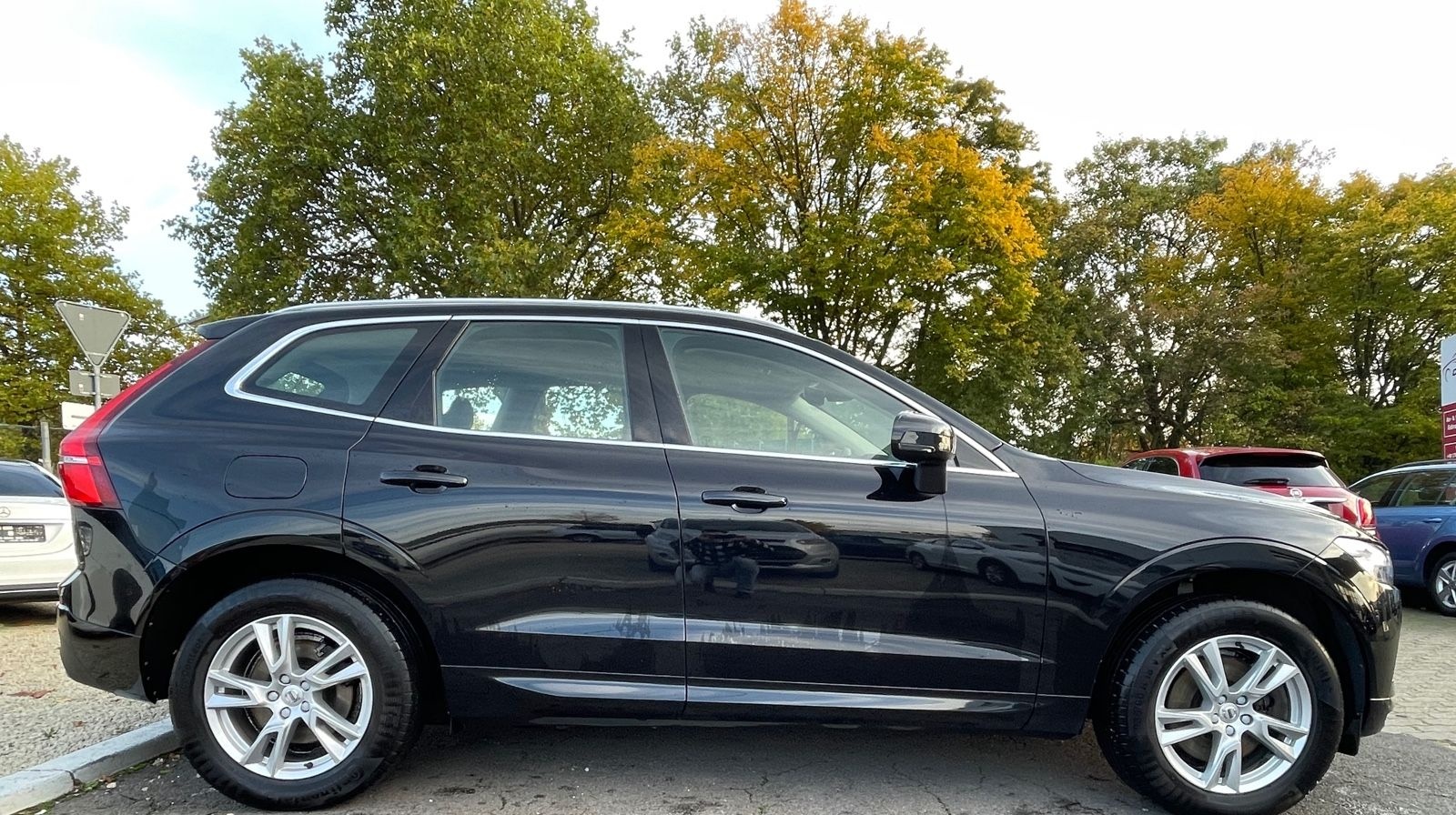 Volvo XC 60 Momentum Leder+Navi+Virtual Cockpit+Lane foto 4