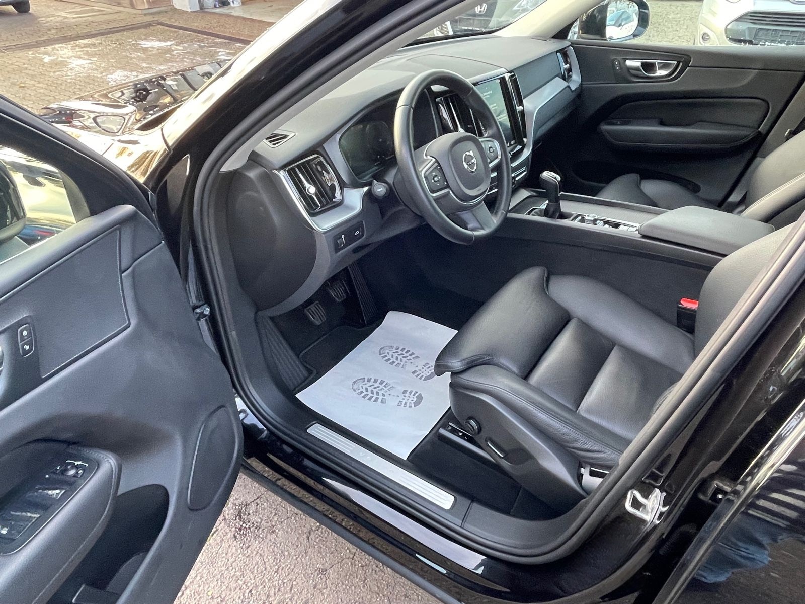 Volvo XC 60 Momentum Leder+Navi+Virtual Cockpit+Lane foto 9