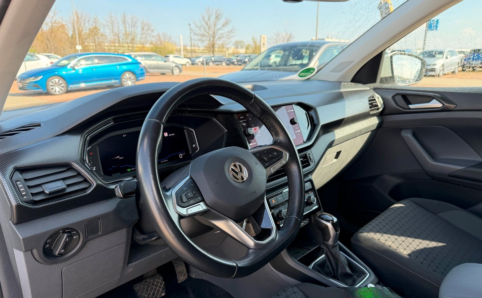 Volkswagen T-Cross 1.0 TSI DSG R-Line LED/DAB/DigCpt/Navi foto 3