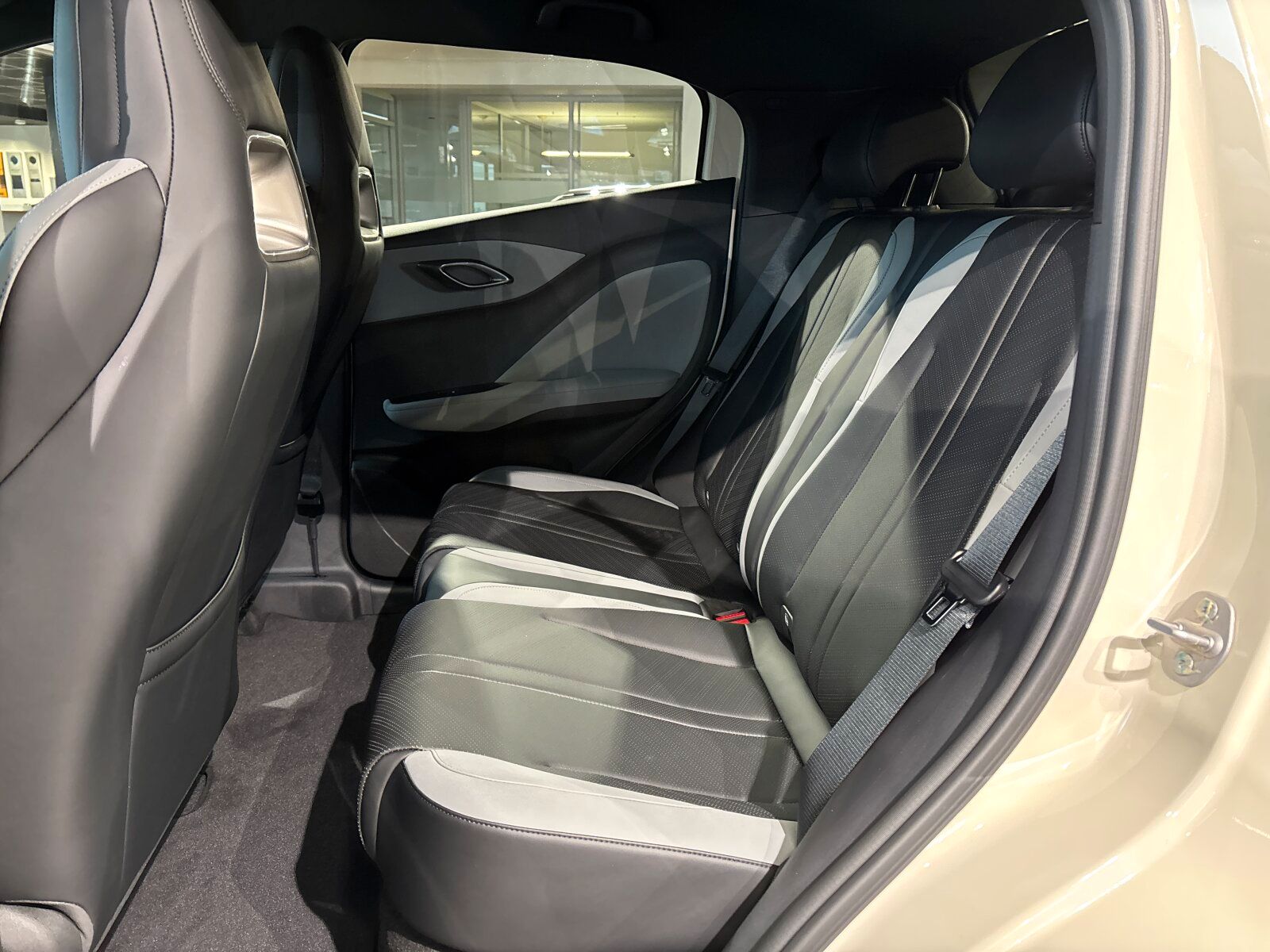 BYD Dolphin Surf Comfort LED*Navi*Apple Car*360°* foto 10