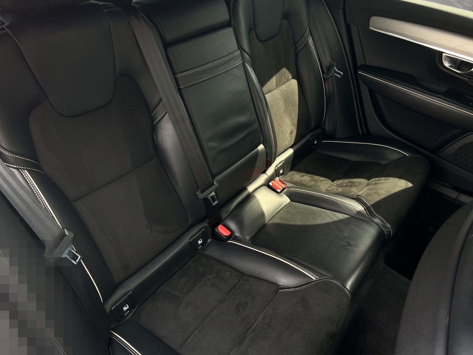 Volvo V90 D5 AWD R-Design Geartronic/AHK/ACC/SitzHZ foto 12