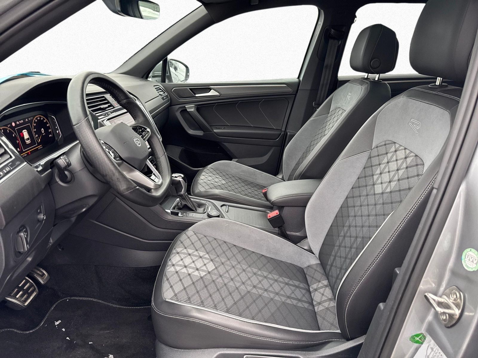 Volkswagen Tiguan Allspace 2.0 TSI R-LINE AHK HUD PANO NAVI foto 12