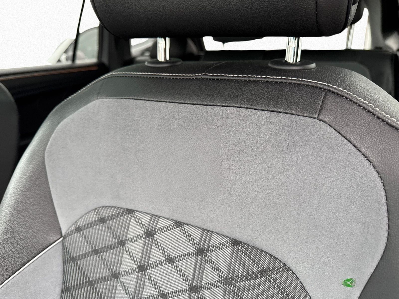 Volkswagen Tiguan Allspace 2.0 TSI R-LINE AHK HUD PANO NAVI foto 14