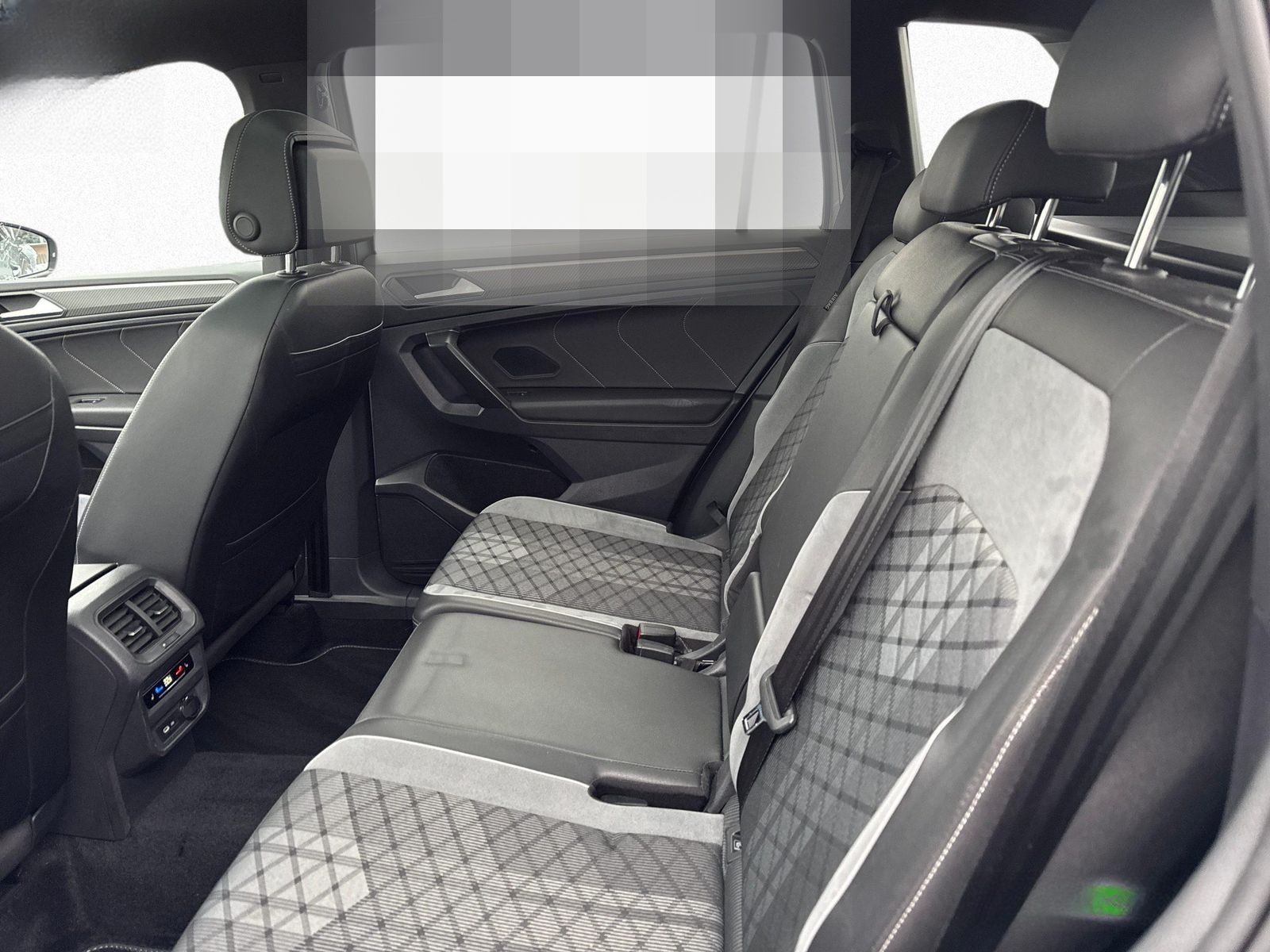 Volkswagen Tiguan Allspace 2.0 TSI R-LINE AHK HUD PANO NAVI foto 16