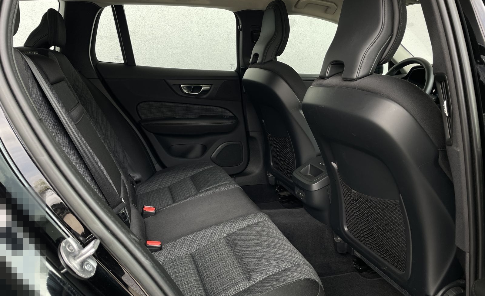 Volvo V60 B4 CORE*AHK*STANDHEIZUNG*LED*NAVI*1.HAND* foto 12