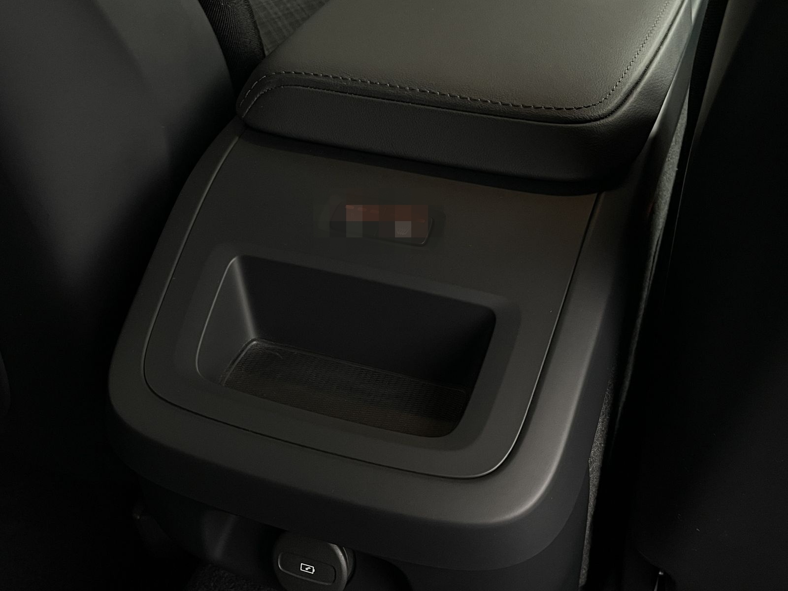 Volvo V60 B4 CORE*AHK*STANDHEIZUNG*LED*NAVI*1.HAND* foto 13