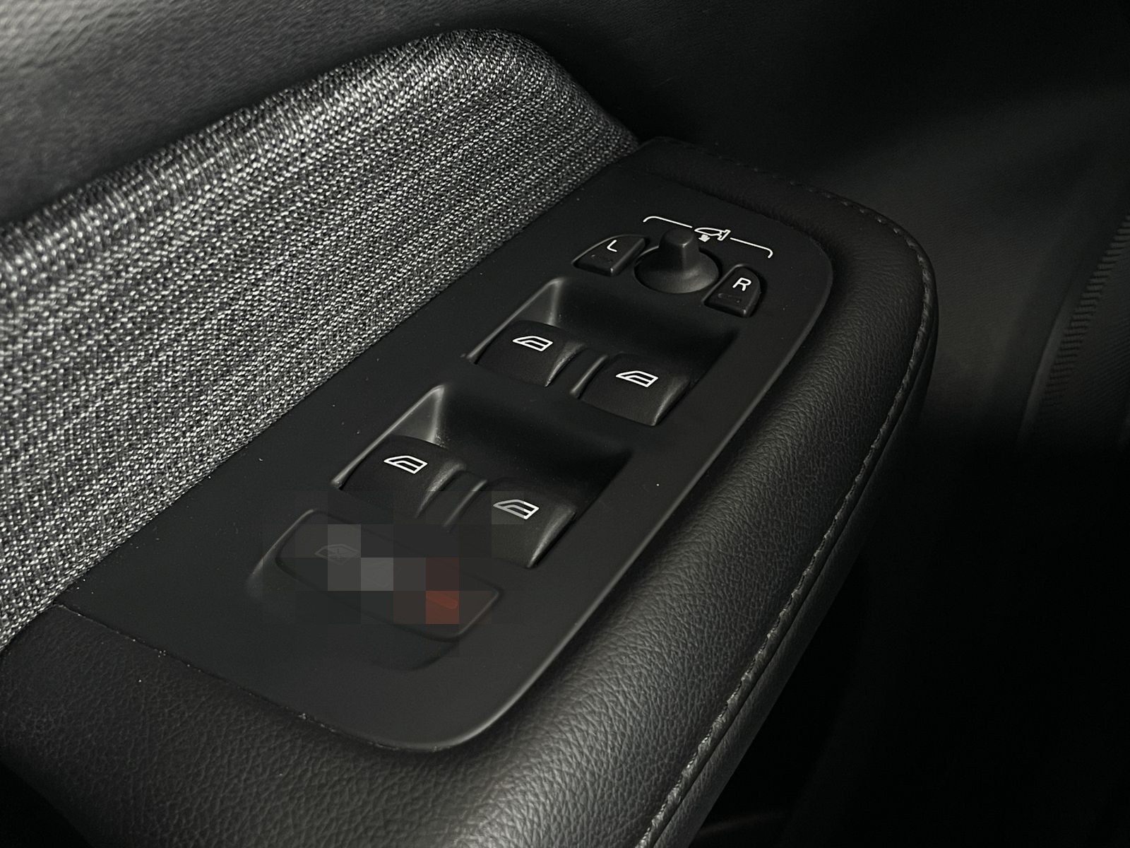 Volvo V60 B4 CORE*AHK*STANDHEIZUNG*LED*NAVI*1.HAND* foto 23