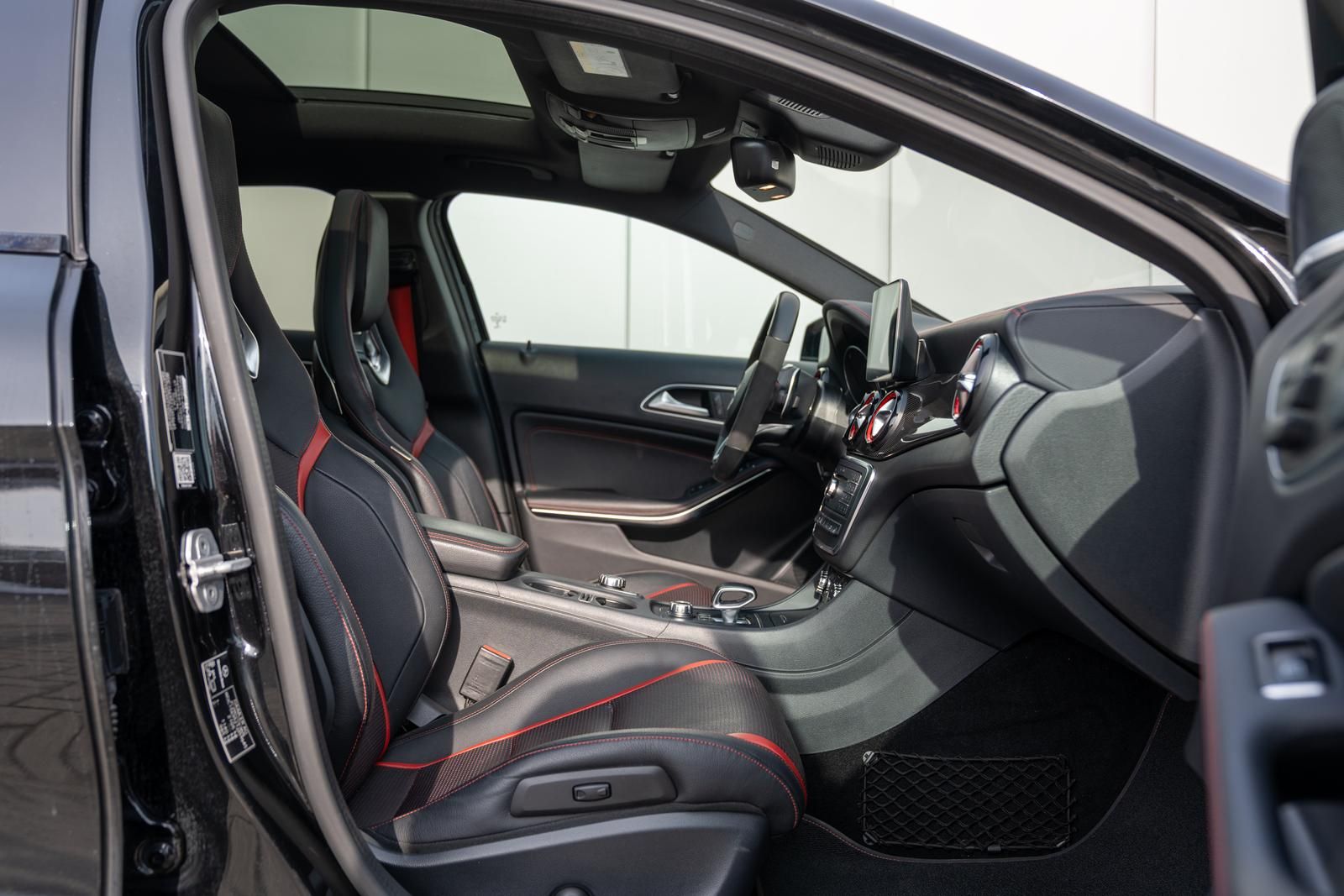 Mercedes-Benz GLA 45 AMG 4M*BI-XENON*NAVI*PANO*KAMERA*H&K* foto 12