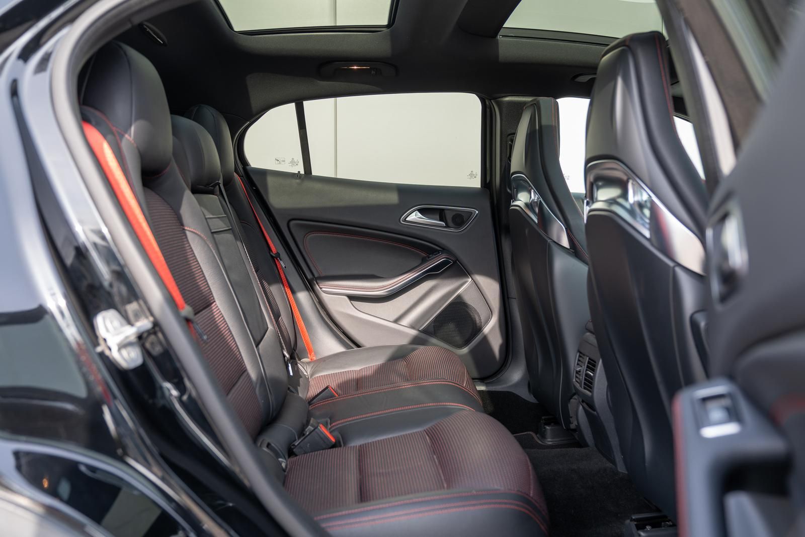 Mercedes-Benz GLA 45 AMG 4M*BI-XENON*NAVI*PANO*KAMERA*H&K* foto 13