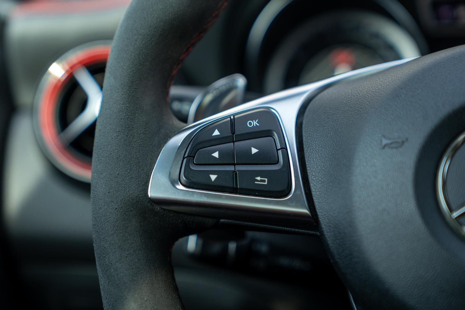 Mercedes-Benz GLA 45 AMG 4M*BI-XENON*NAVI*PANO*KAMERA*H&K* foto 18