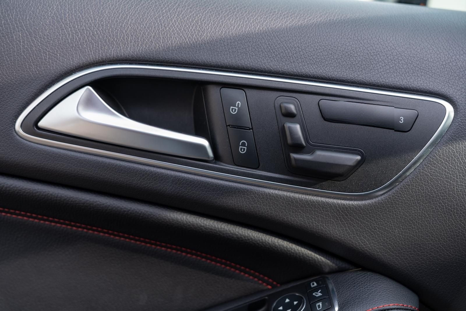 Mercedes-Benz GLA 45 AMG 4M*BI-XENON*NAVI*PANO*KAMERA*H&K* foto 25