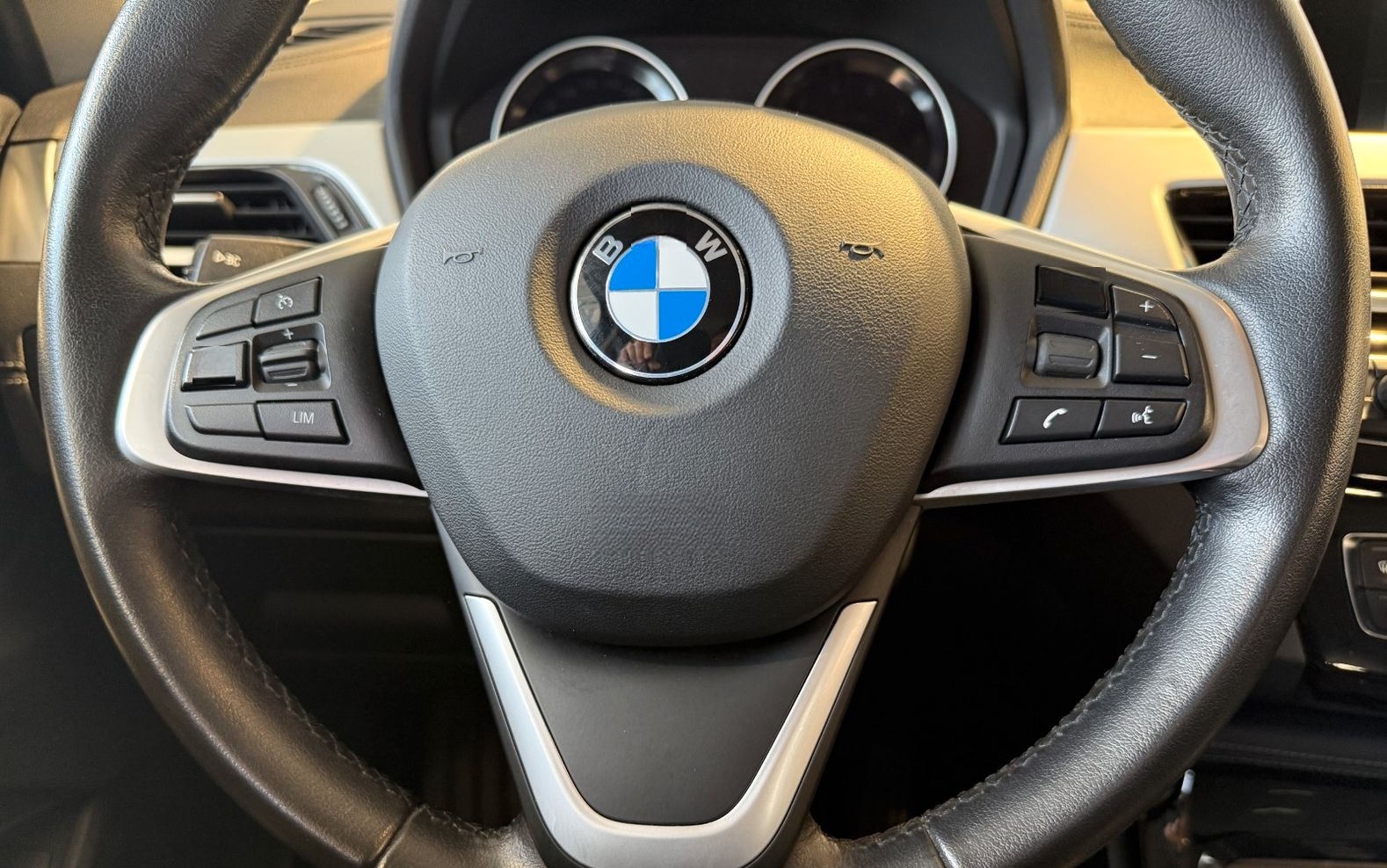 BMW X2 sDr. 20 i Advantage KAM+LED+AHK+HIFI+NAVI+AL foto 17