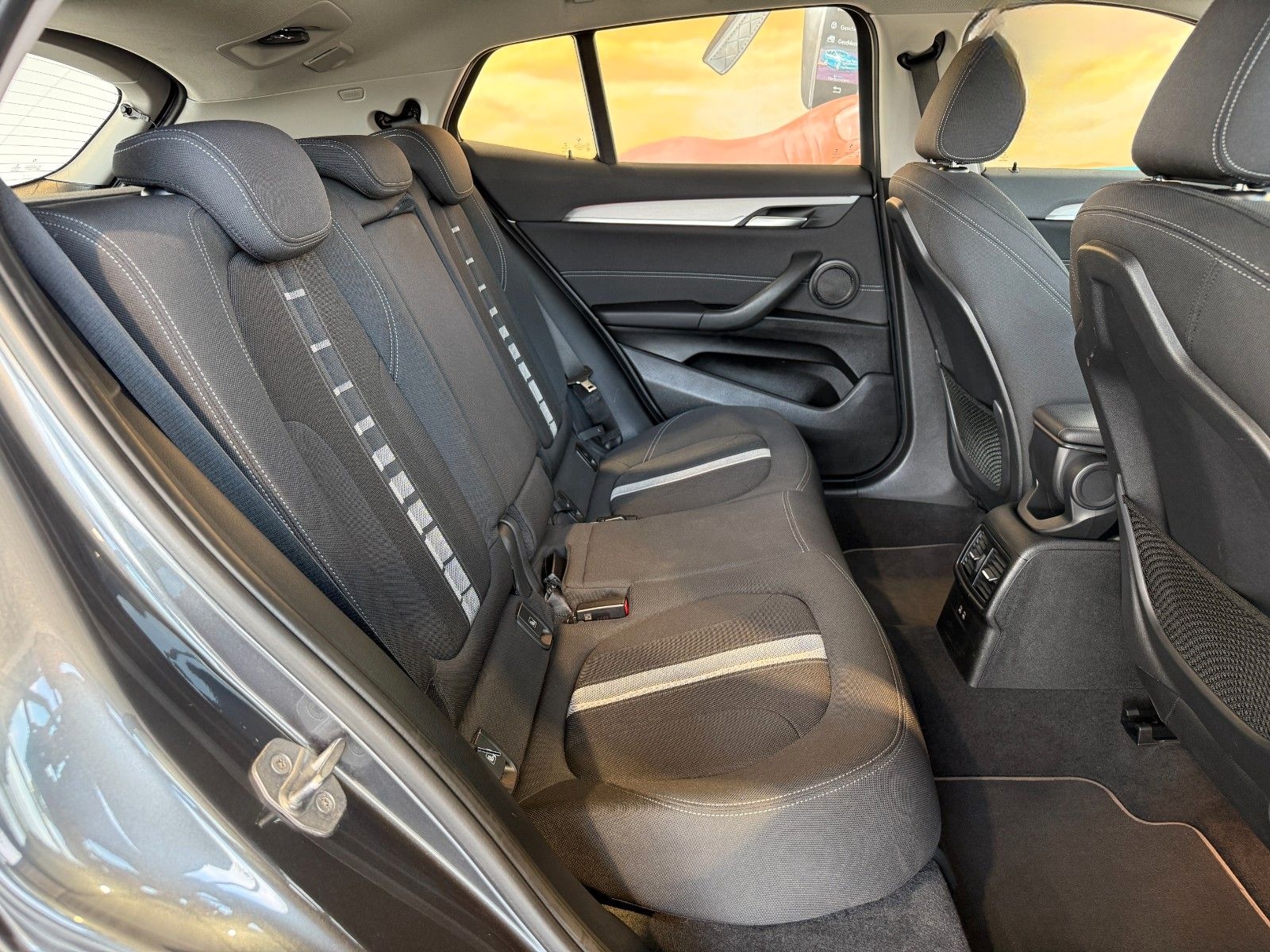 BMW X2 sDr. 20 i Advantage KAM+LED+AHK+HIFI+NAVI+AL foto 10