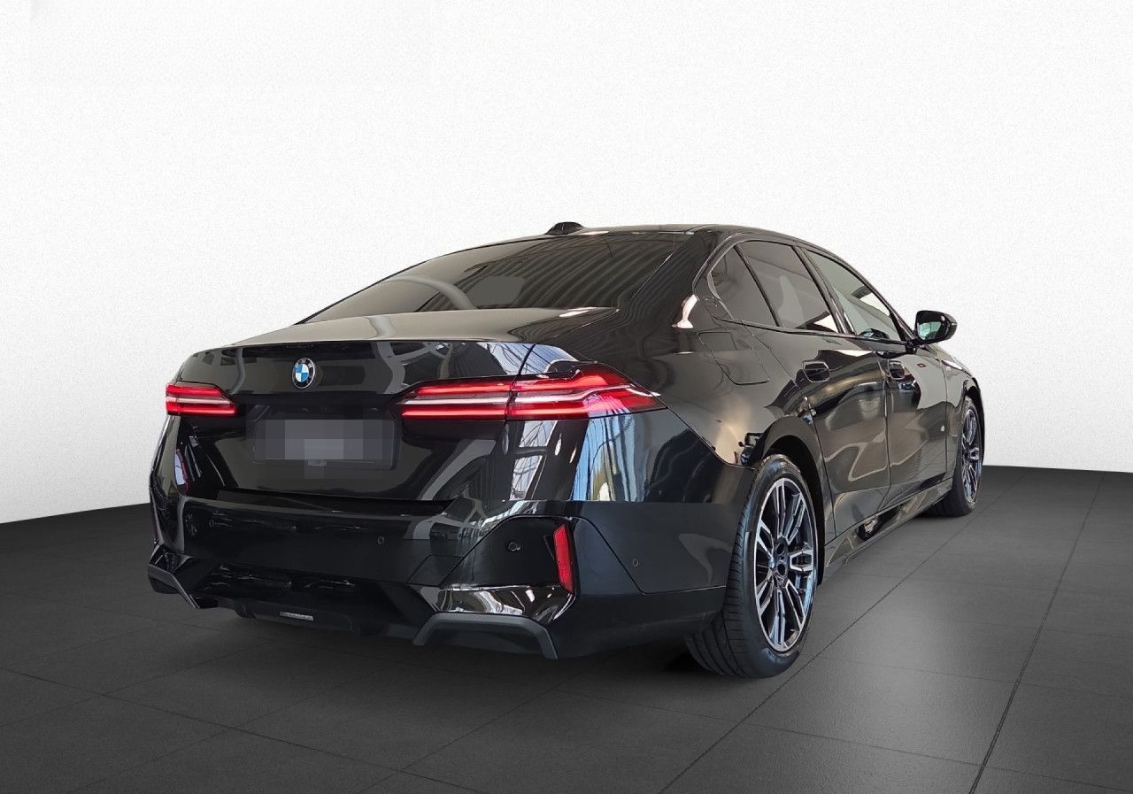 BMW 520d M SPORT AdLED DA+ KomfSitze SHZ Kamera 19" foto 4