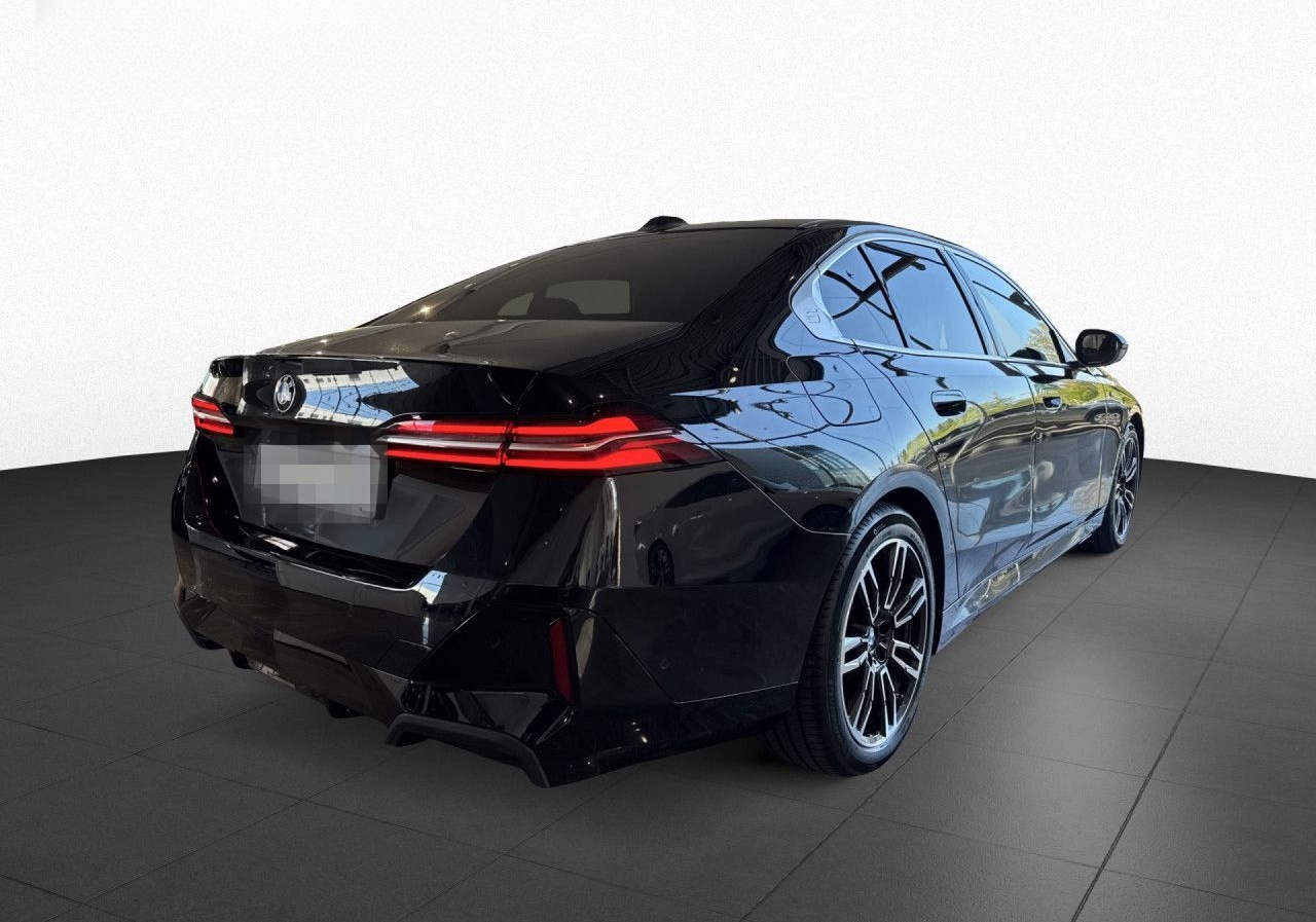 BMW 520d M SPORT AdLED DA+ KomfSitze SHZ Kamera 19" foto 5