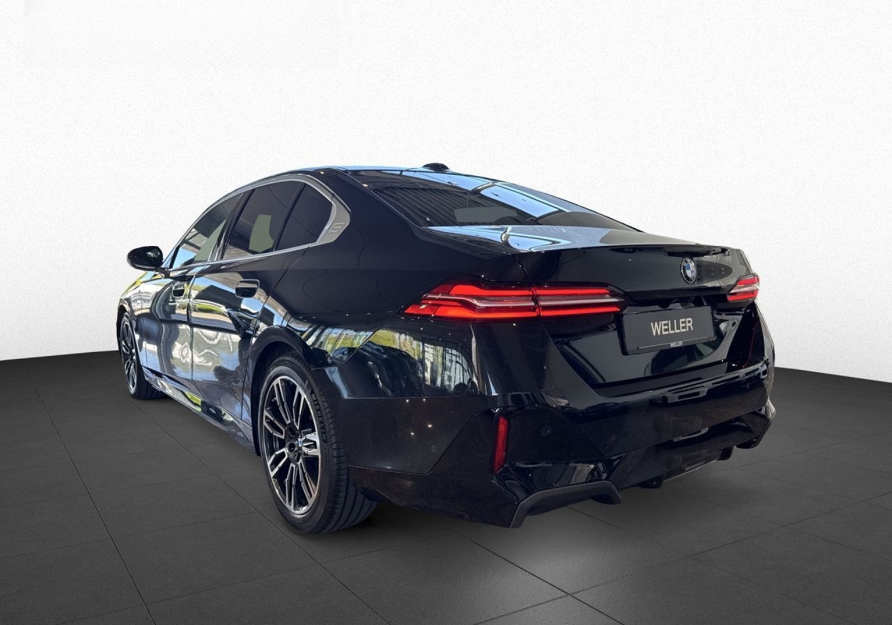 BMW 520d M SPORT AdLED DA+ KomfSitze SHZ Kamera 19" foto 6