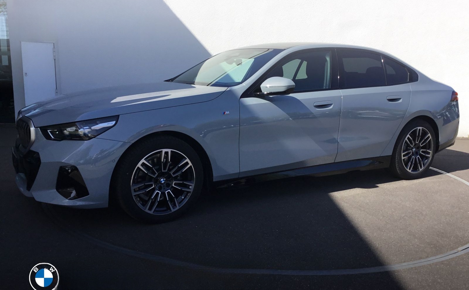 BMW 520d M SPORT+PANO+STANDHZ+KAMERA+ACC+ESITZE foto 2