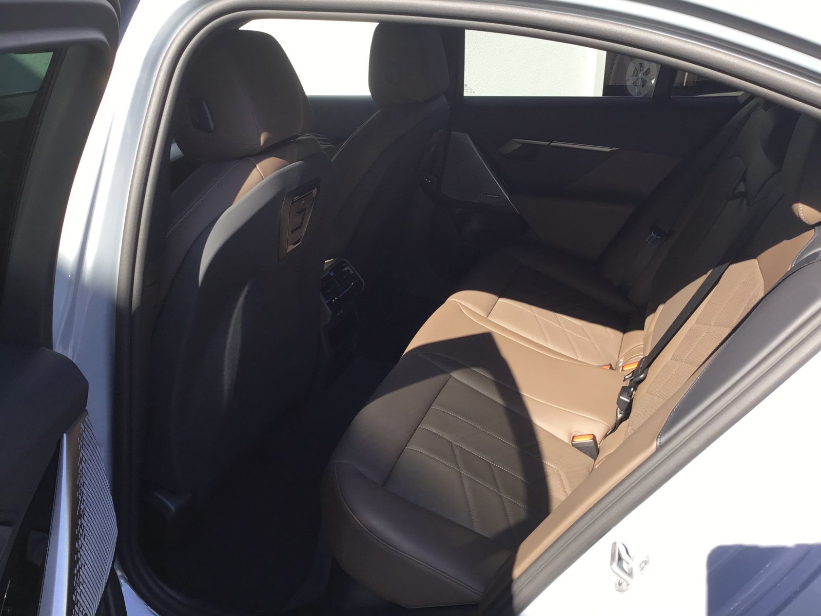 BMW 520d M SPORT+PANO+STANDHZ+KAMERA+ACC+ESITZE foto 12
