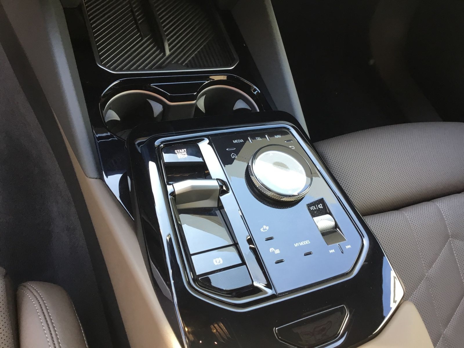 BMW 520d M SPORT+PANO+STANDHZ+KAMERA+ACC+ESITZE foto 15