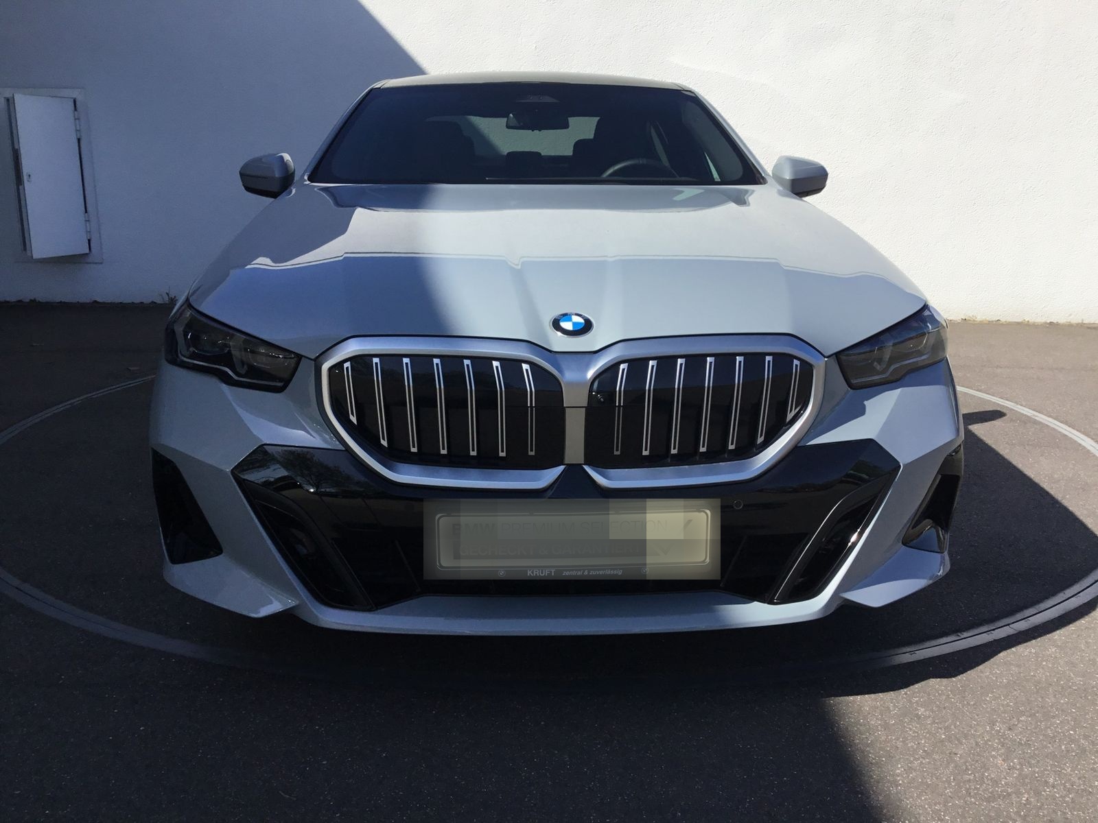 BMW 520d M SPORT+PANO+STANDHZ+KAMERA+ACC+ESITZE foto 3