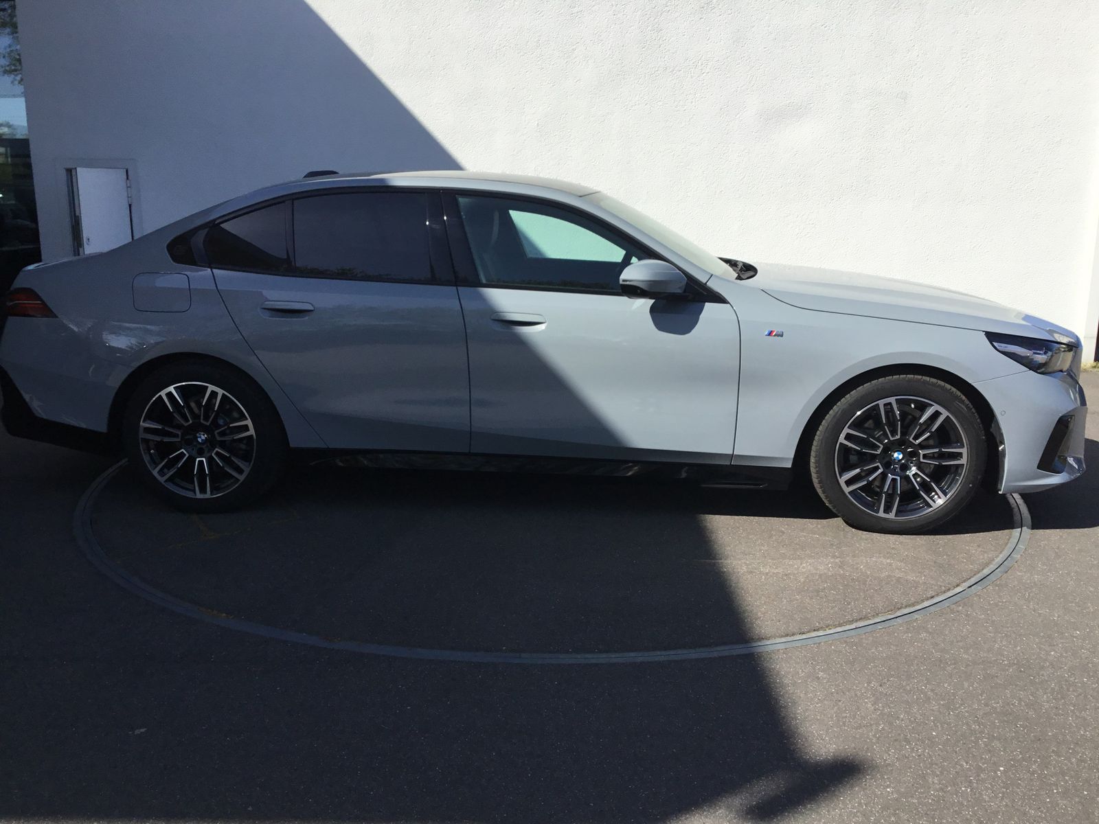 BMW 520d M SPORT+PANO+STANDHZ+KAMERA+ACC+ESITZE foto 5