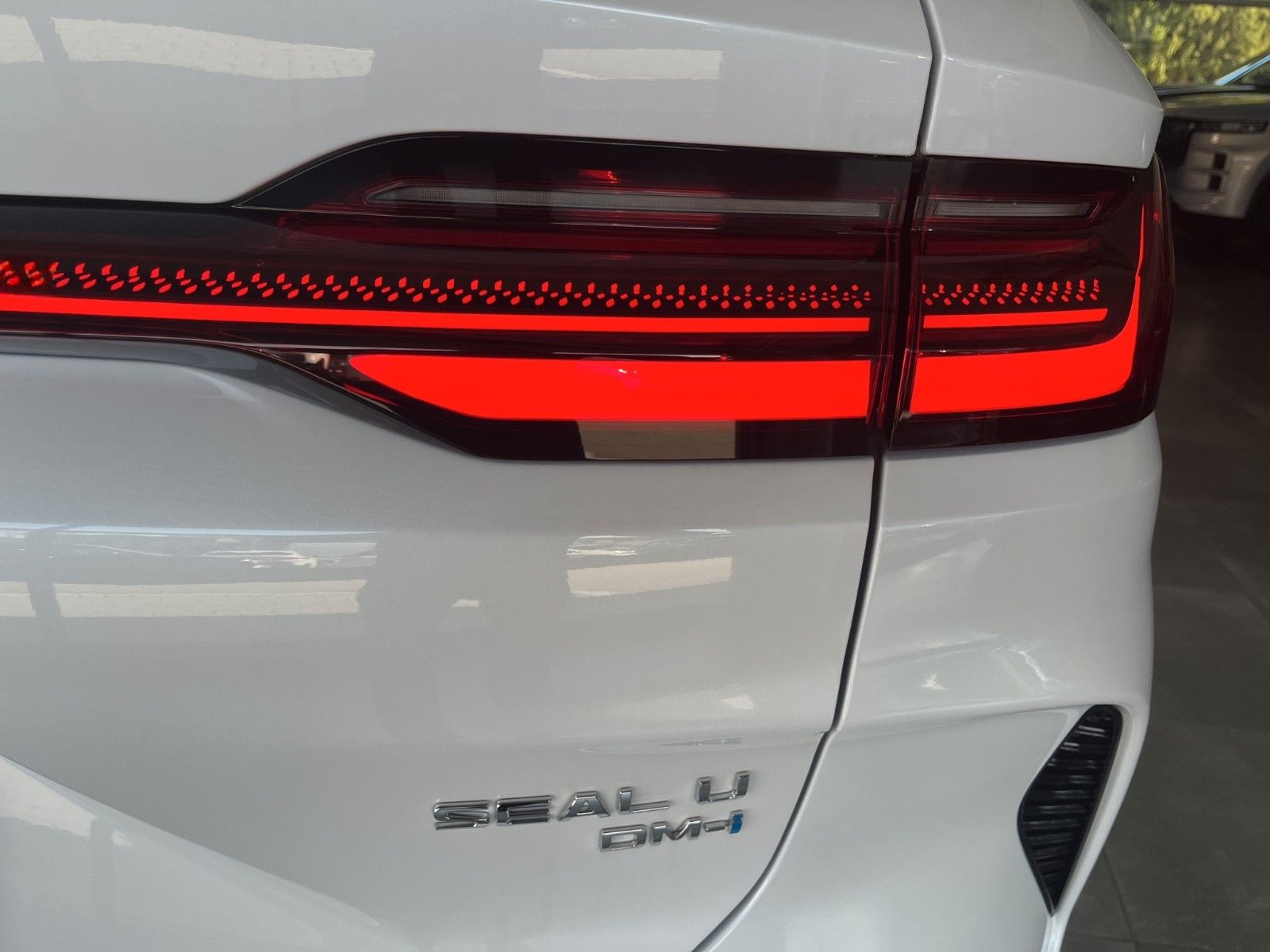 BYD SEAL U DM-i Design AWD /360°/HUD/SHZ/PANO-DA foto 19