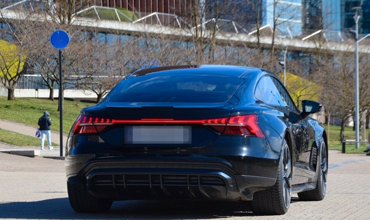 Audi quattro / Luftfederung / Laserlicht / B&O /PANO foto 12