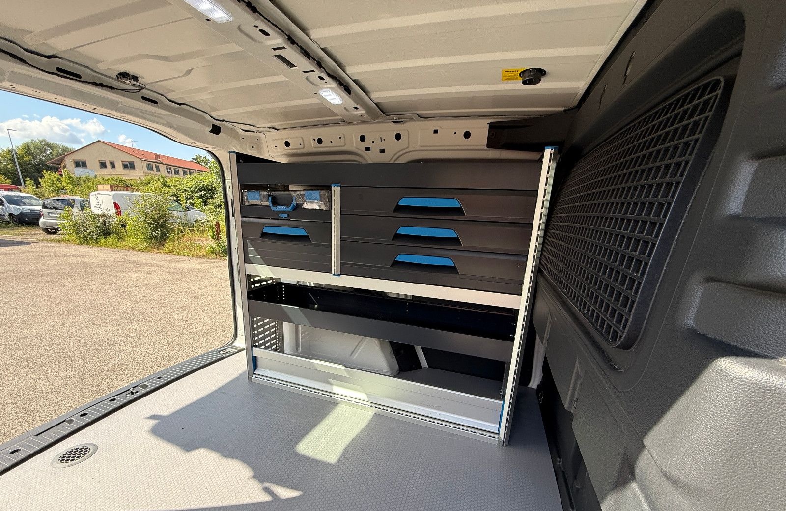 Volkswagen Caddy Cargo + 1. Hand + Sortimo + Navi + foto 15