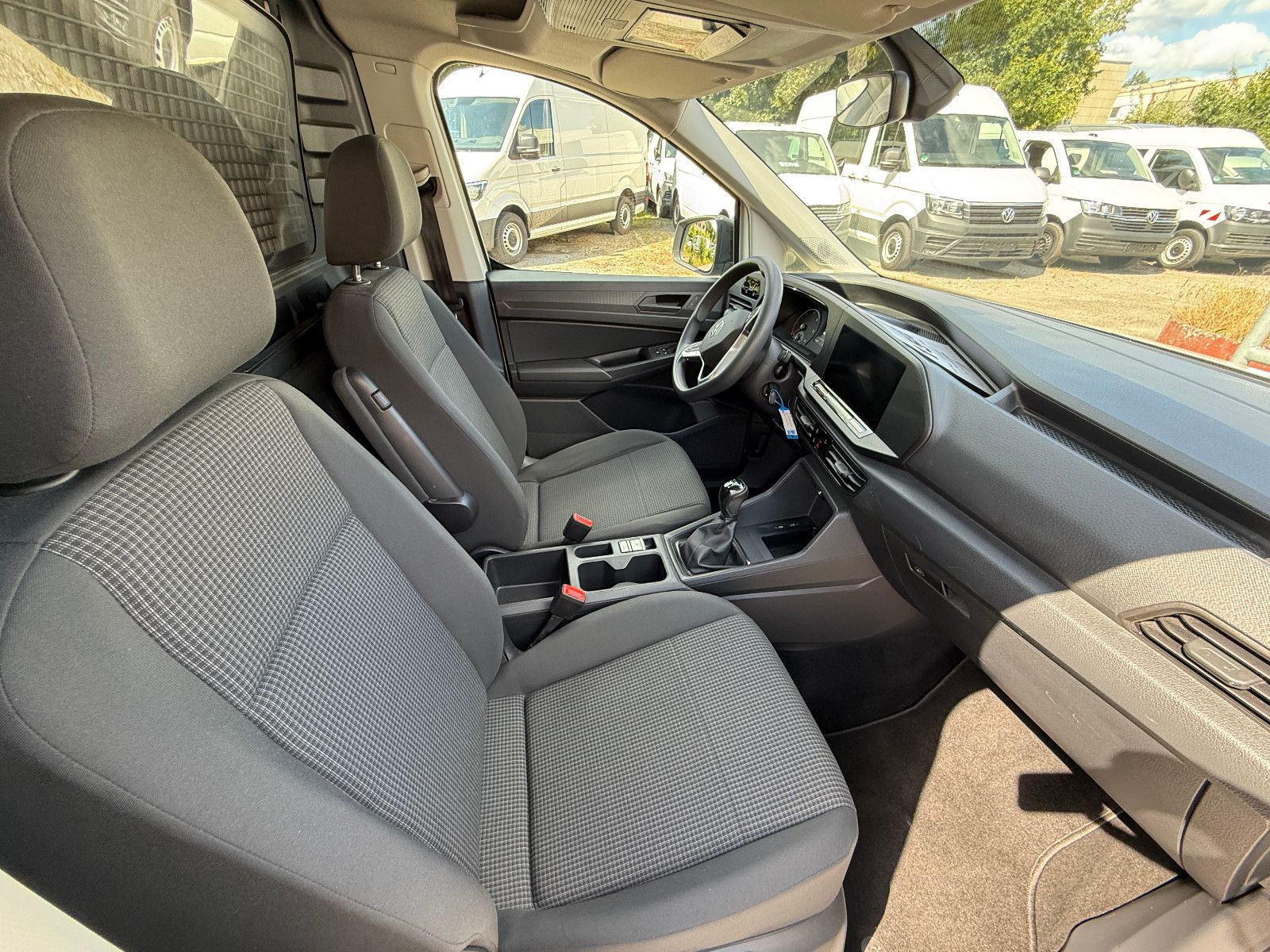 Volkswagen Caddy Cargo + 1. Hand + Sortimo + Navi + foto 16