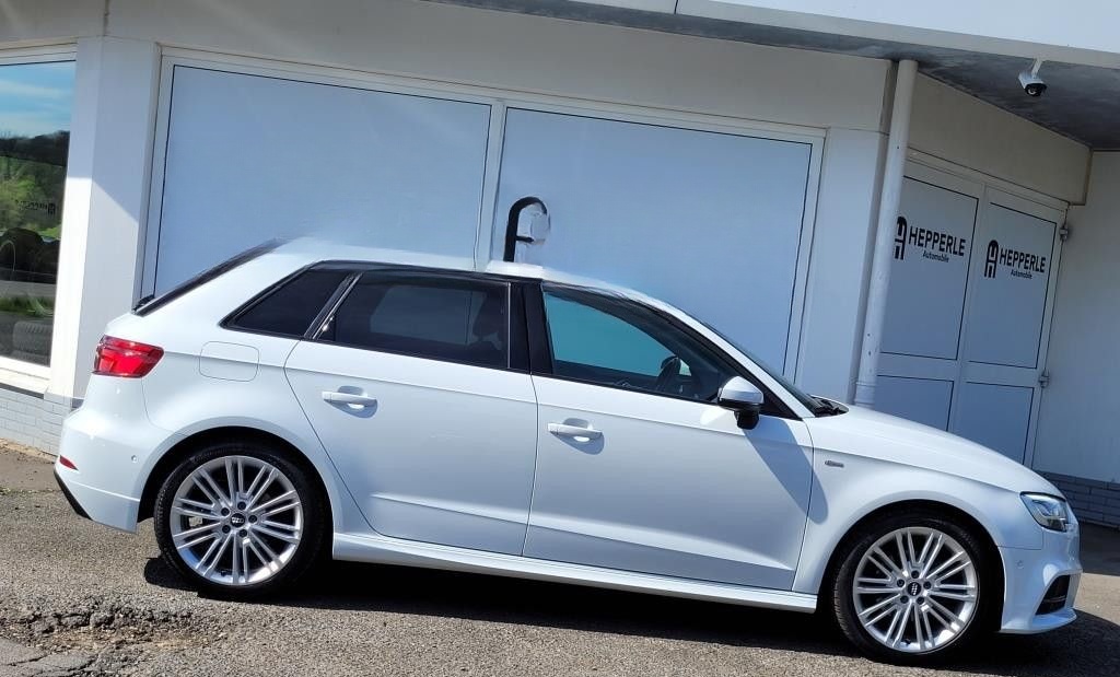 Audi A3 SB 1.4TFSI S Line BLACK >LED+TEMP+PARKASS+18" foto 4