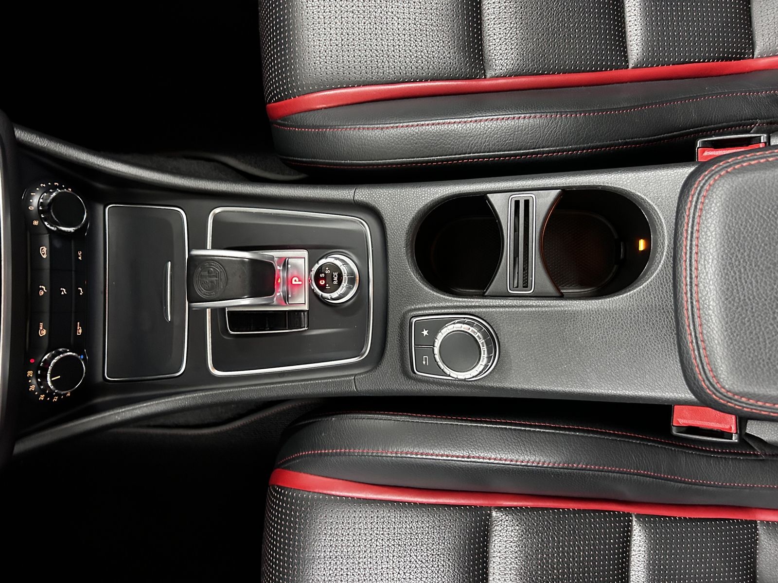 Mercedes-Benz CLA 45 AMG Shooting Brake 4Matic+Pano+H&K+Memory foto 19