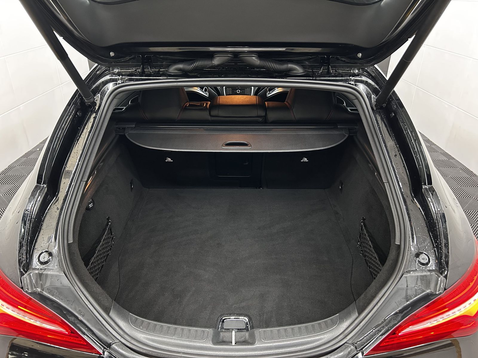 Mercedes-Benz CLA 45 AMG Shooting Brake 4Matic+Pano+H&K+Memory foto 24