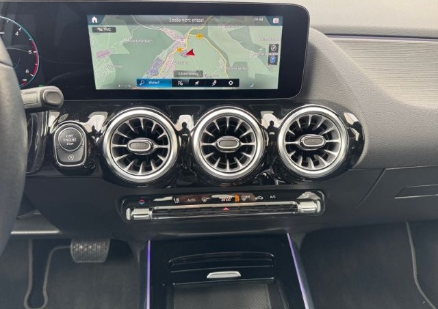 Mercedes-Benz GLA 220 d 4Matic Progressive MATRIX-LED NAVI ACC foto 13