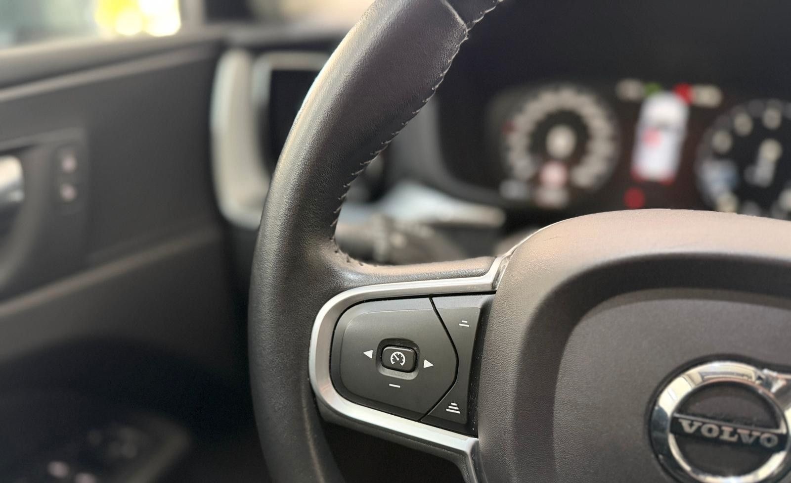 Volvo XC60 Momentum T5 2.Hand|Vollleder|Kamera|LED foto 23