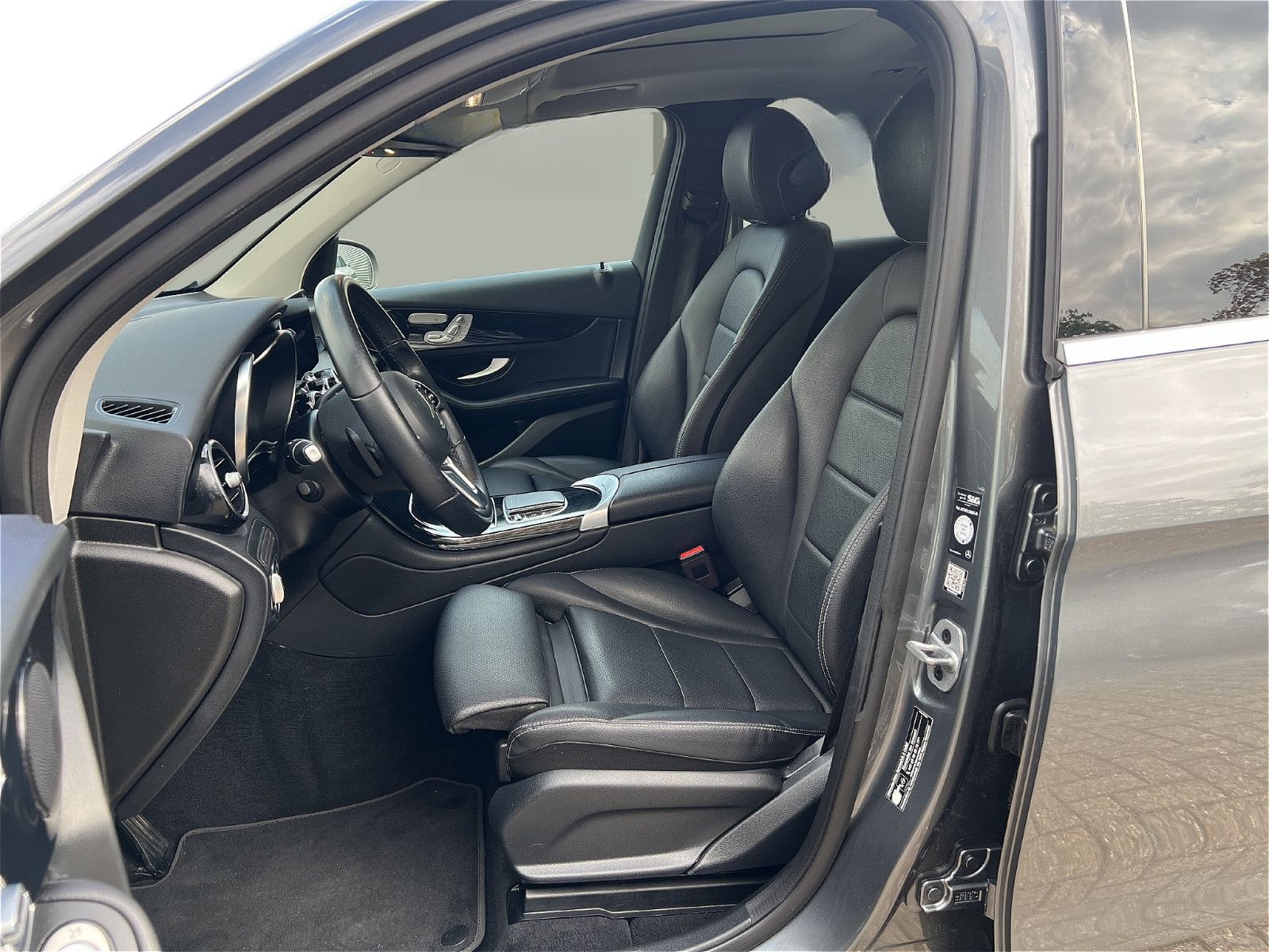 Mercedes-Benz GLC 300 de 4M AHK Pano Mbux Kam foto 13