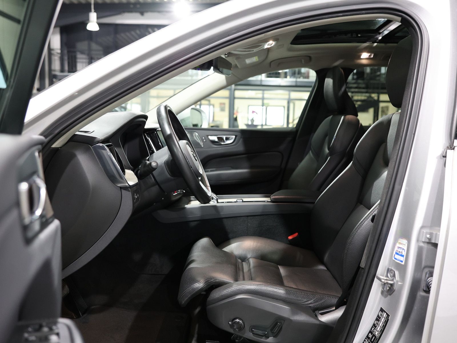 Volvo XC60 AWD P-HEV INSCRIPTION RECHARGE XENIUM foto 15