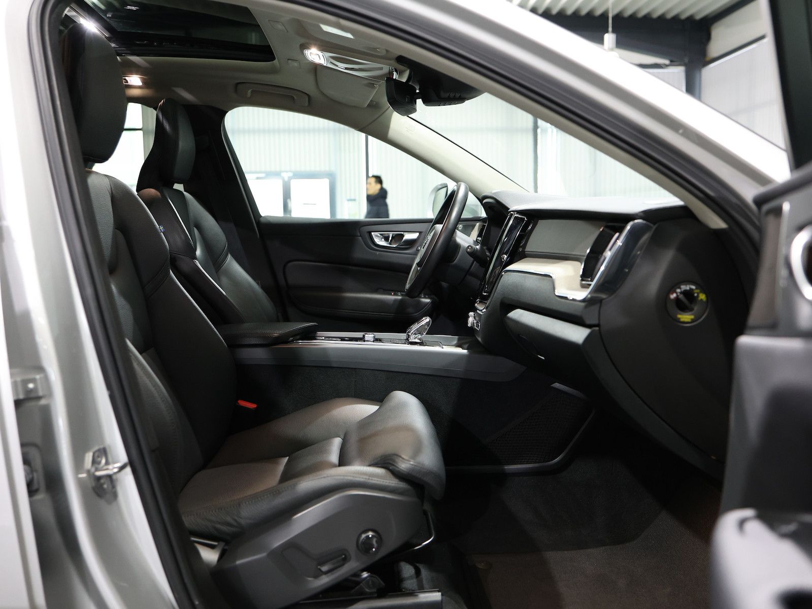 Volvo XC60 AWD P-HEV INSCRIPTION RECHARGE XENIUM foto 19