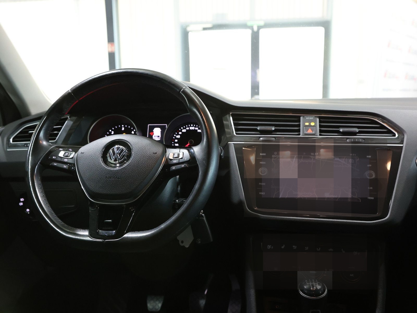 Volkswagen Tiguan 2.0 TDI Comfortline / LED, ACC+LANE, NAVI foto 19