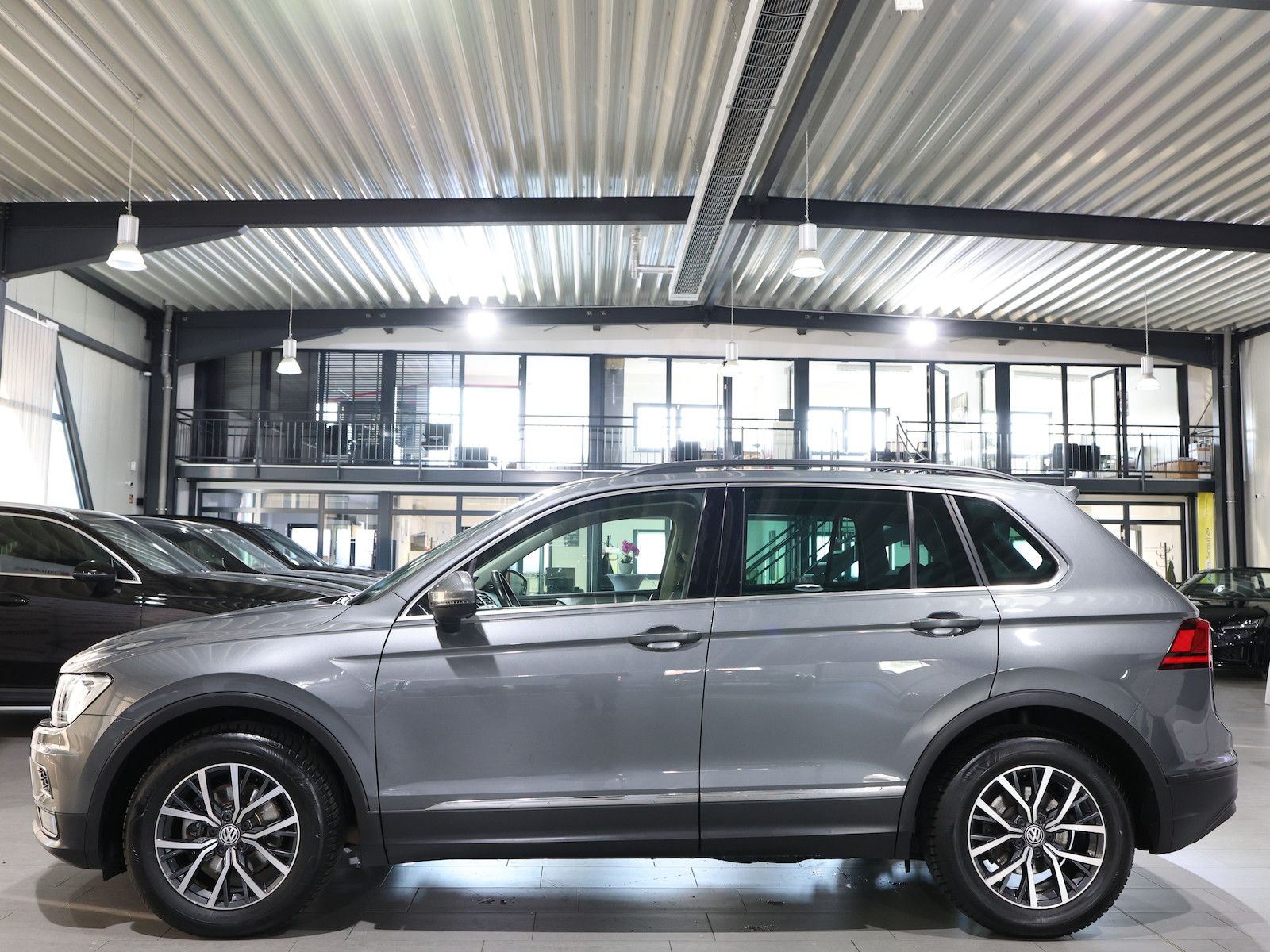 Volkswagen Tiguan 2.0 TDI Comfortline / LED, ACC+LANE, NAVI foto 7