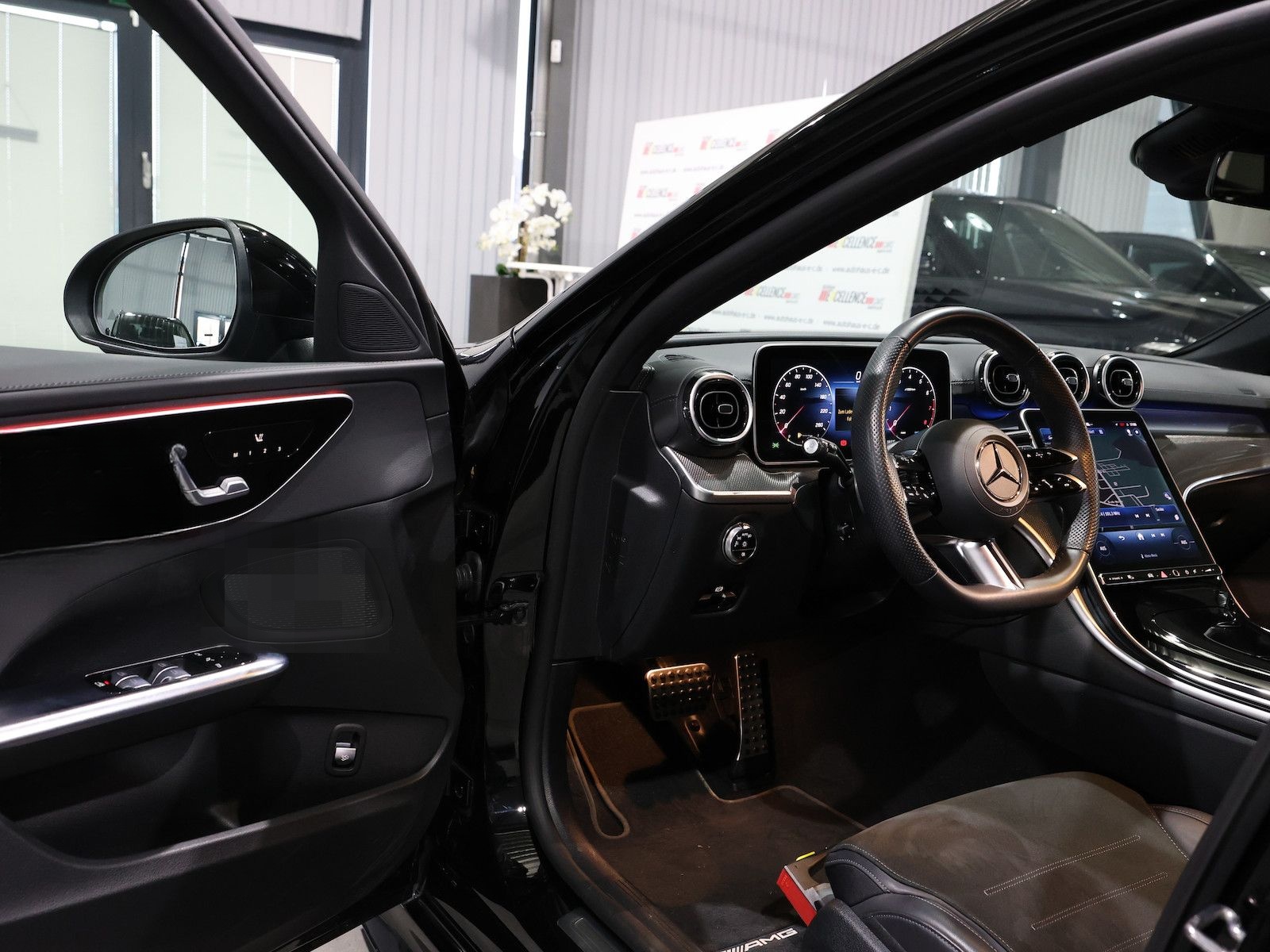 Mercedes-Benz C 200 T AMG-LINE SPORT NIGHT LASER / DISTRONIC foto 12