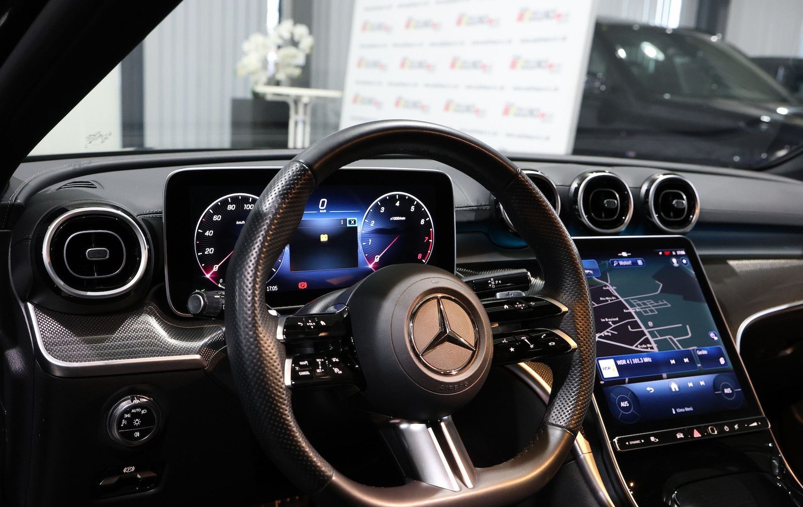 Mercedes-Benz C 200 T AMG-LINE SPORT NIGHT LASER / DISTRONIC foto 14